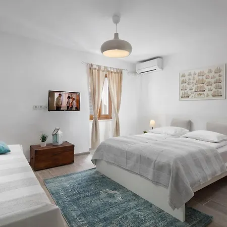 Porpor Apartments In Old Town By Irundo Rovinj Exterior photo