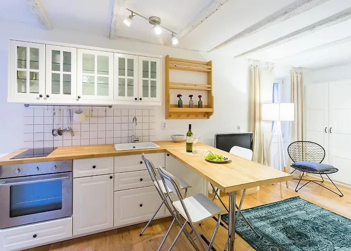 Porpor Apartments In Old Town By Irundo