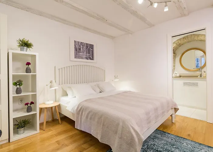 Porpor Apartments In Old Town By Irundo